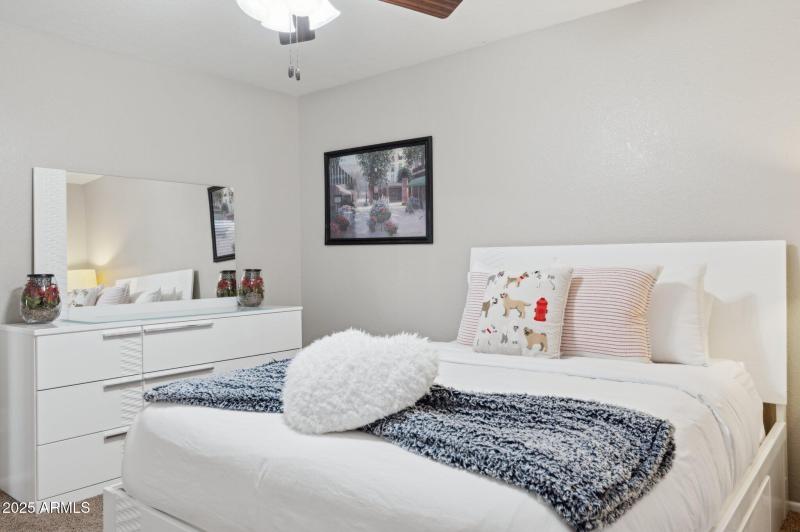 26-web-or-mls-4002-w-questa-dr