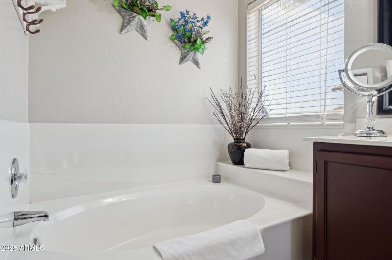 32-web-or-mls-4002-w-questa-dr