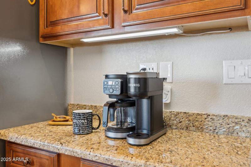 7-web-or-mls-4002-w-questa-dr