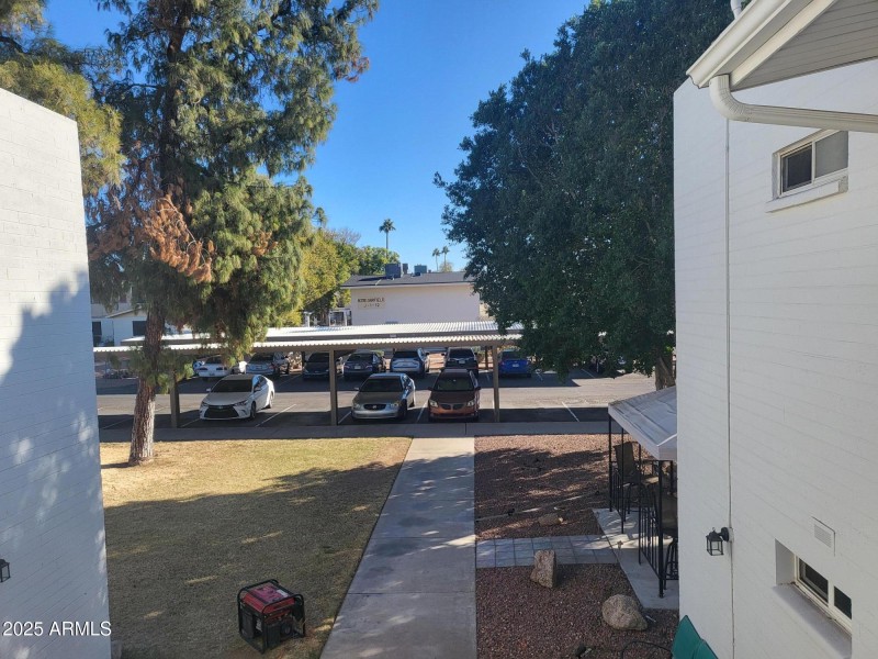 close to parking & mail