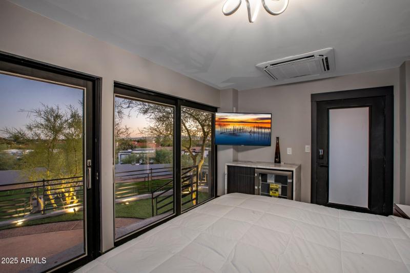 63-web-or-mls-HUB05797