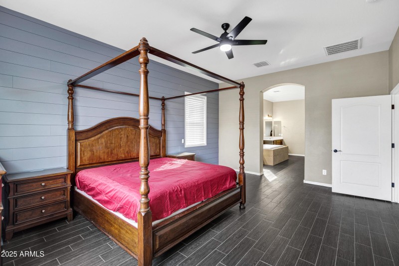 22174 E Creekside Dr-19