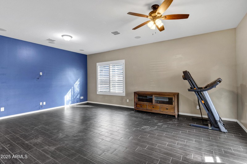 22174 E Creekside Dr-25