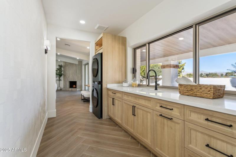 Expansive laundry space