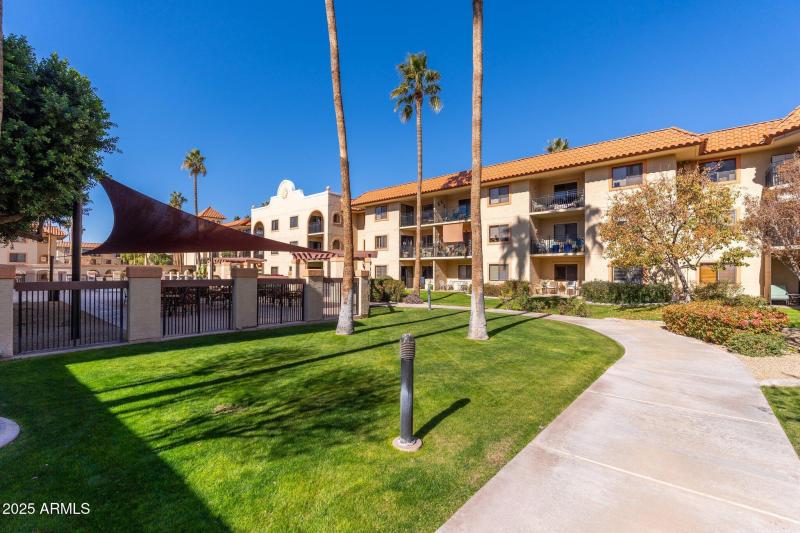 10330 W Thunderbird Blvd APT C119 - 23