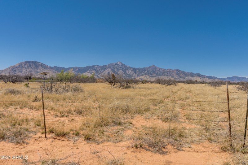 38 Acres 3 Canyons Blvd