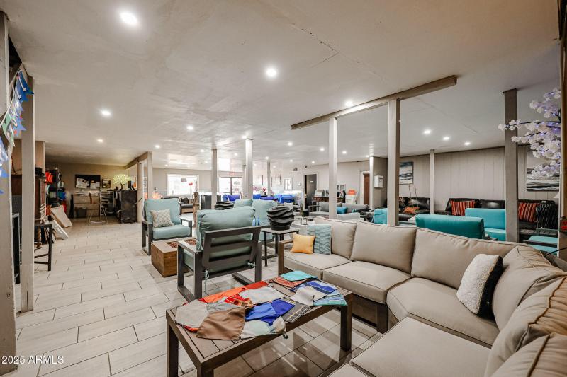 236 S Alma School Rd