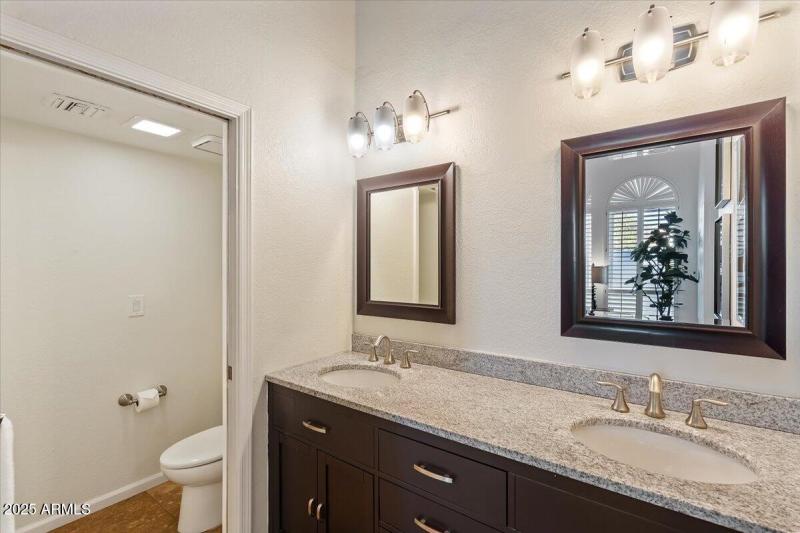 32-24_AustinDSC01046