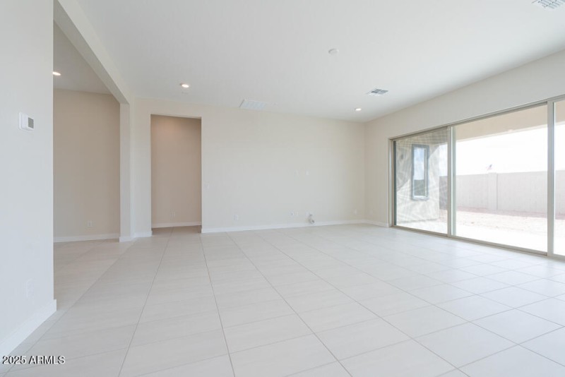 Tri Pointe Blossom Rock 500 - Great Room