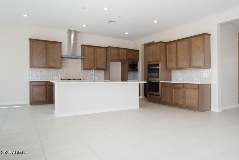 Tri Pointe Blossom Rock 500 - Kitchen-1M