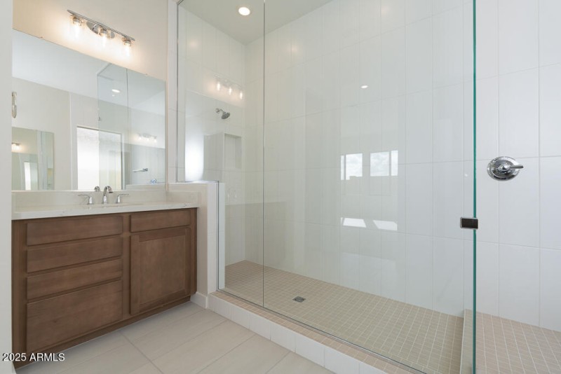 Tri Pointe Blossom Rock 500 - Primary Ba