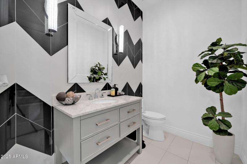 6850E257-02D6-4E5E-B268-BEACE5881358