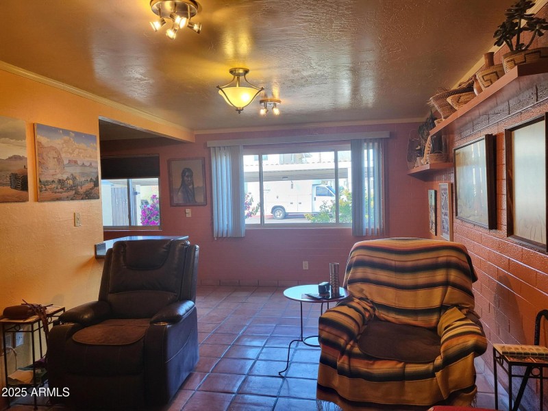 BRIGHT LIVING AREA