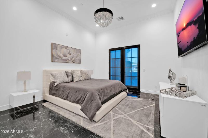 CA5C0EE6-F2E4-4AB3-9305-407D8DFC2D6C