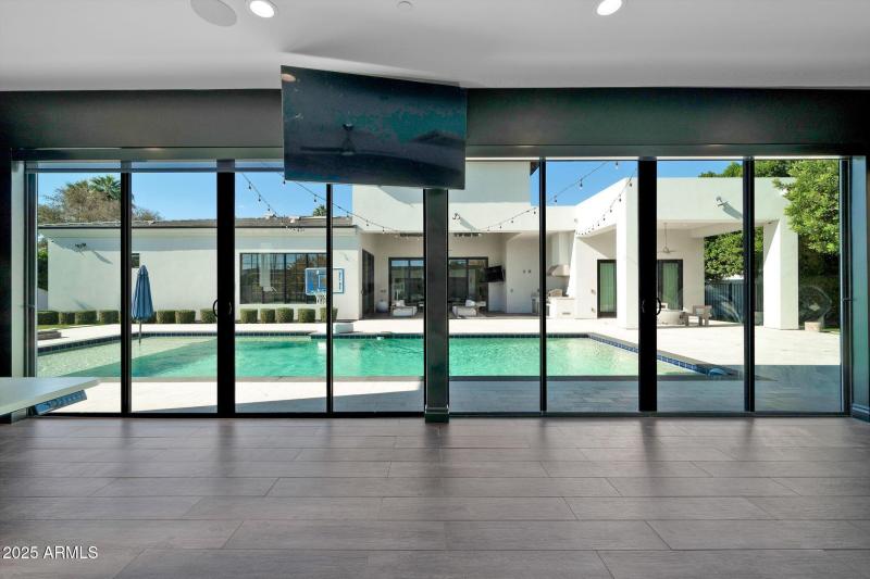 55BCB819-4D54-4CAF-BE0B-B1D4FC1B95DC