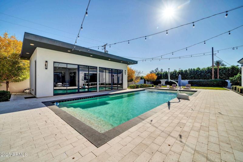 8CE5245E-20FA-4582-B3F9-CC882278D3CB