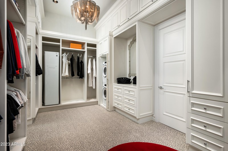 Owners Closet 1