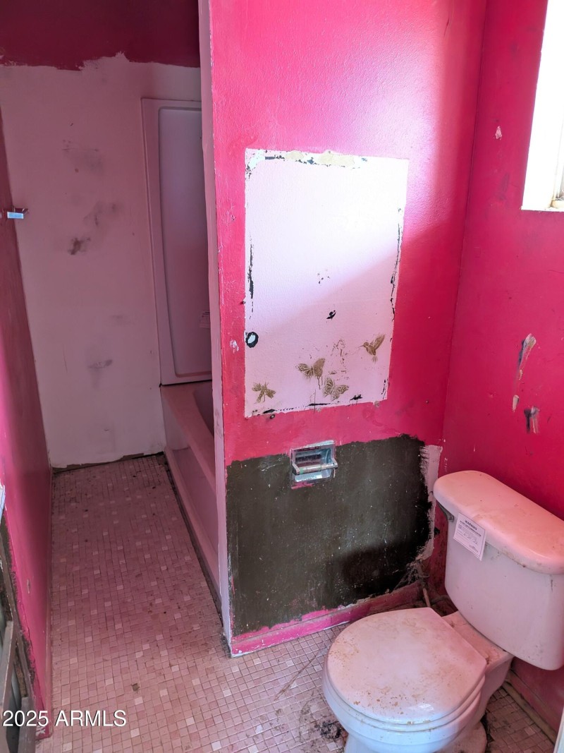 Master bath (head)