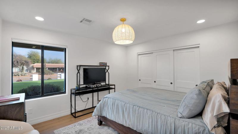 44-web-or-mls-P1228789