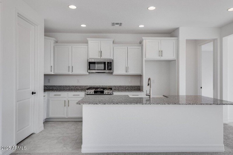 hj-az-phx-cantamia-sonata-lot30140-kitch