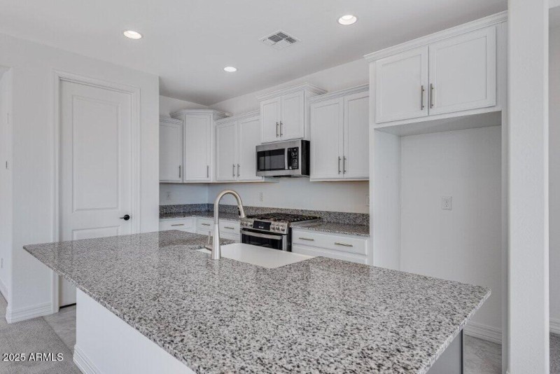 hj-az-phx-cantamia-sonata-lot30140-kitch