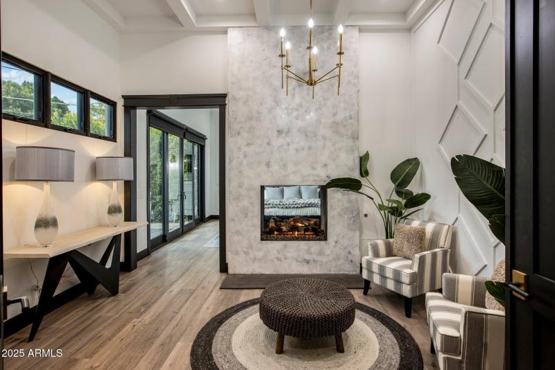 Primary Suite sitting area