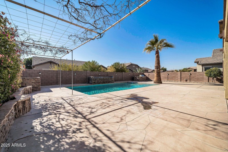 mls_13611 W Merrell St-40