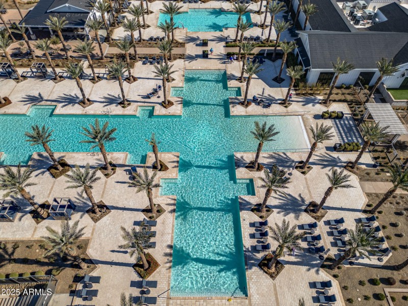 57-web-or-mls-Exterior-8