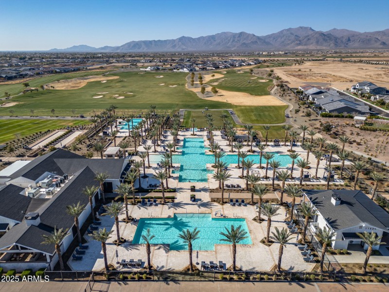 61-web-or-mls-Exterior-12