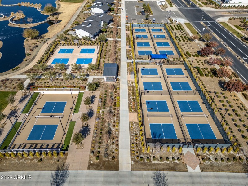 64-web-or-mls-Exterior-15