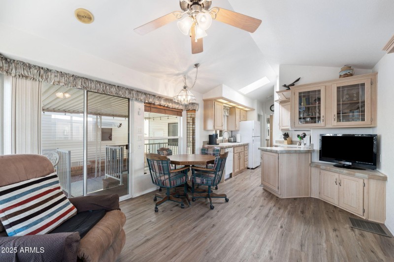 005__111 S Greenfield Rd 488