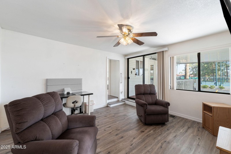 008__111 S Greenfield Rd 488