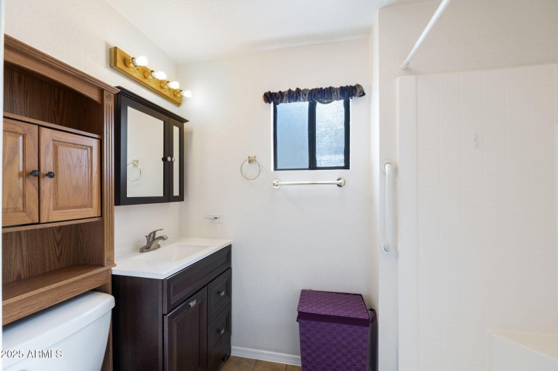 010__111 S Greenfield Rd 488