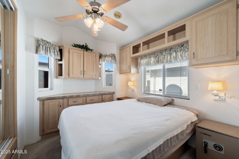 011__111 S Greenfield Rd 488