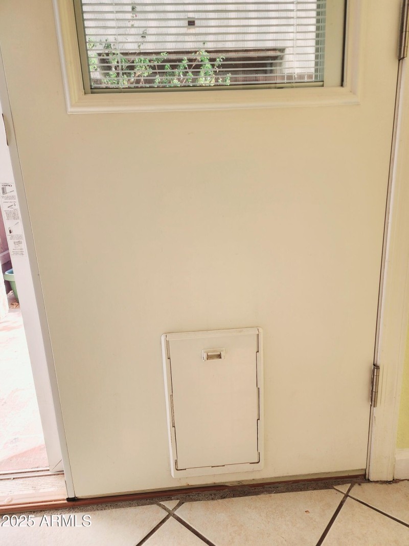 PET DOOR