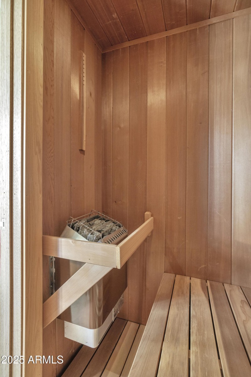 Primary bath sauna