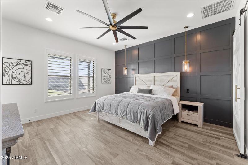 25-025-primary-bedroom