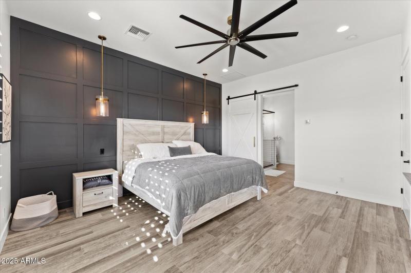 26-026-primary-bedroom