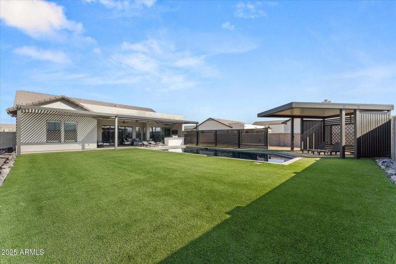 49-049-rear-exterior