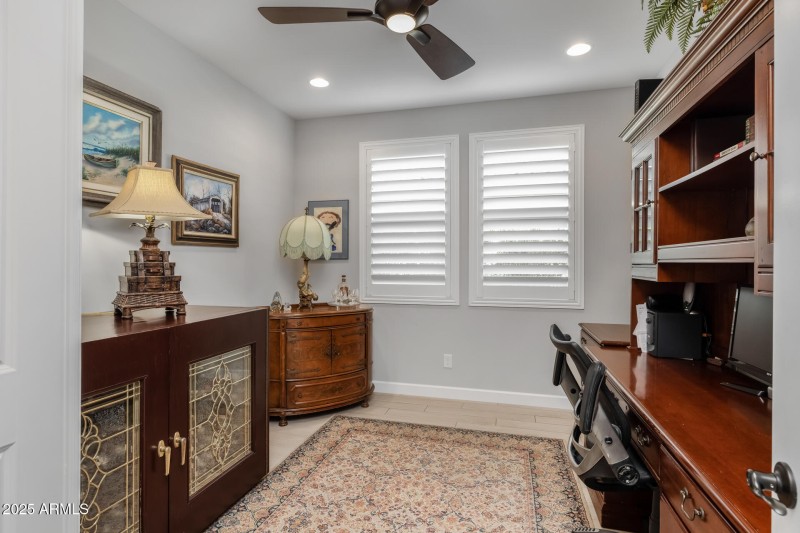 28) DEN_OFFICE