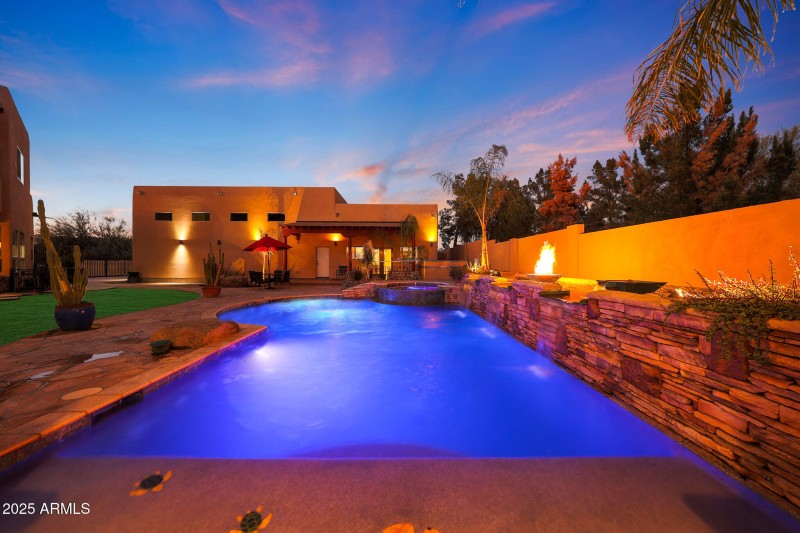 VIEWS OF THE POOL & CASITA