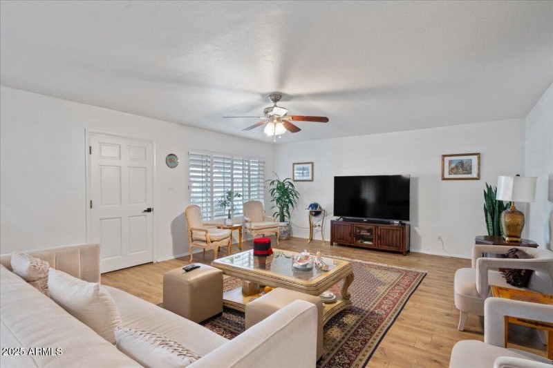 09-Living Room