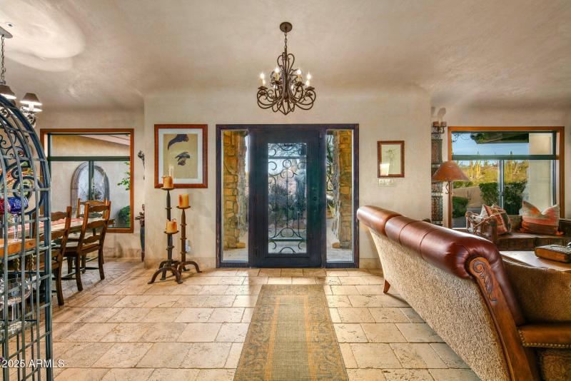 14-web-or-mls-Entry Way