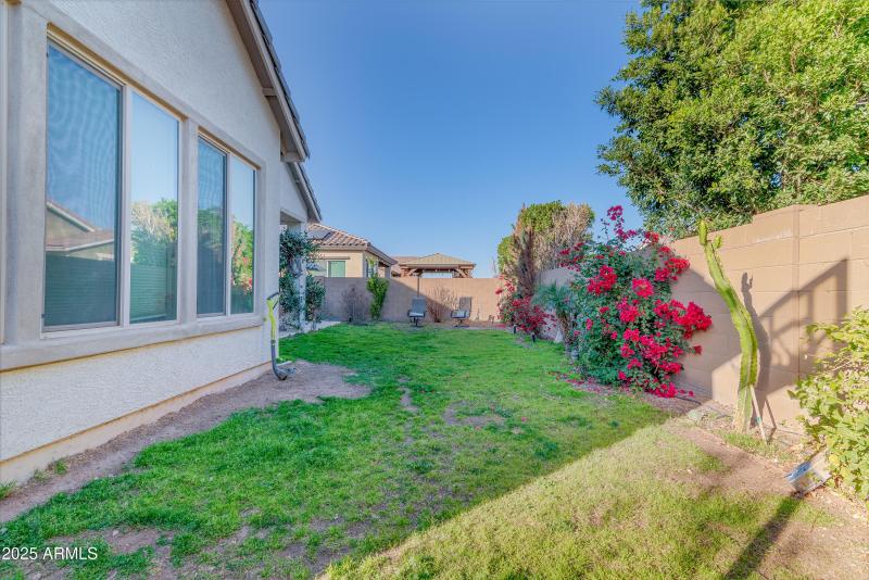 43_12349 n 145th ave-43