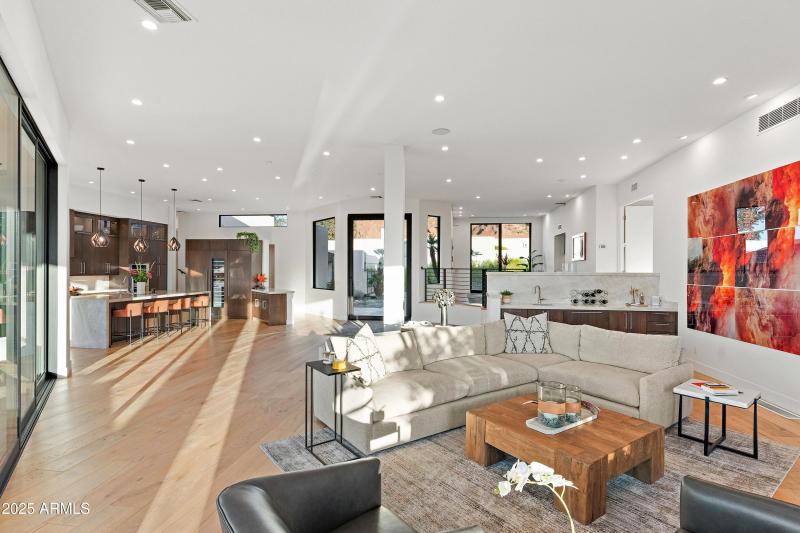 Living - Great Rm View