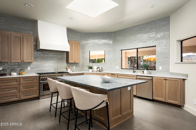 19-9128 N 70th St-19