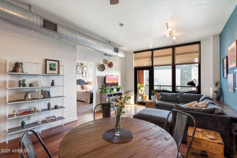 Built-In Bookshelves