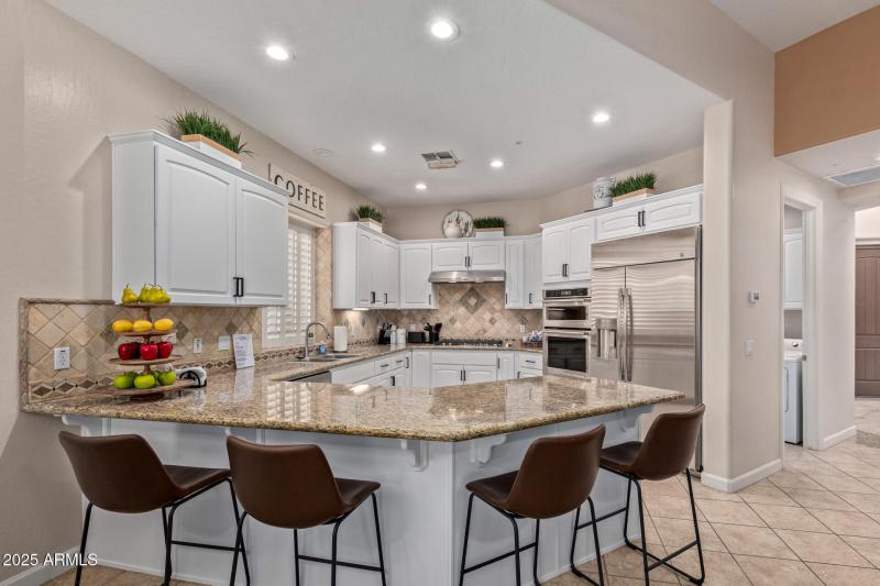 Kitchen with Breakfast Bar