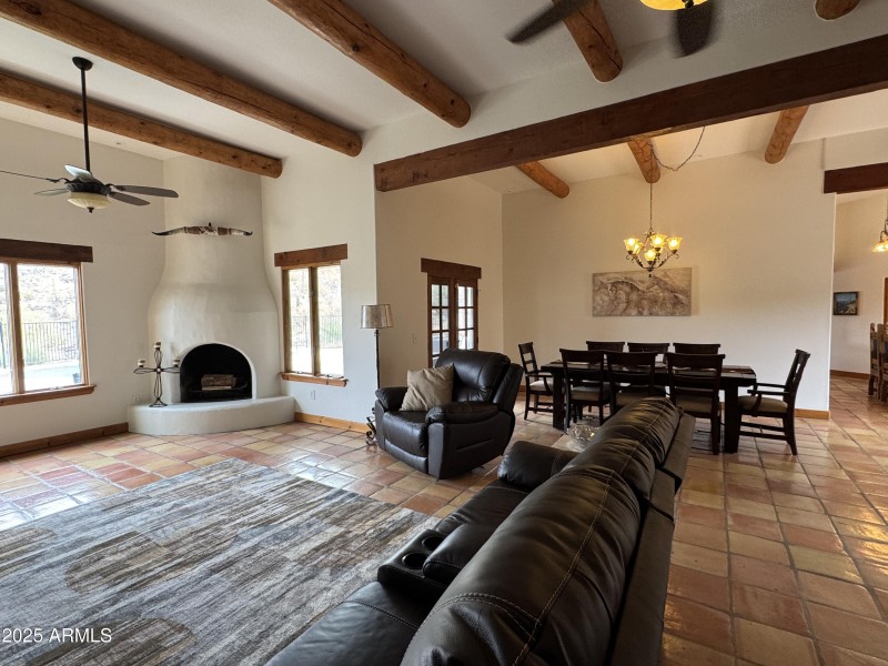 Living Room/Dining