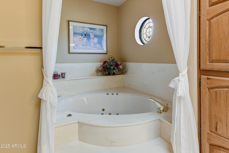017_Jetted Tub